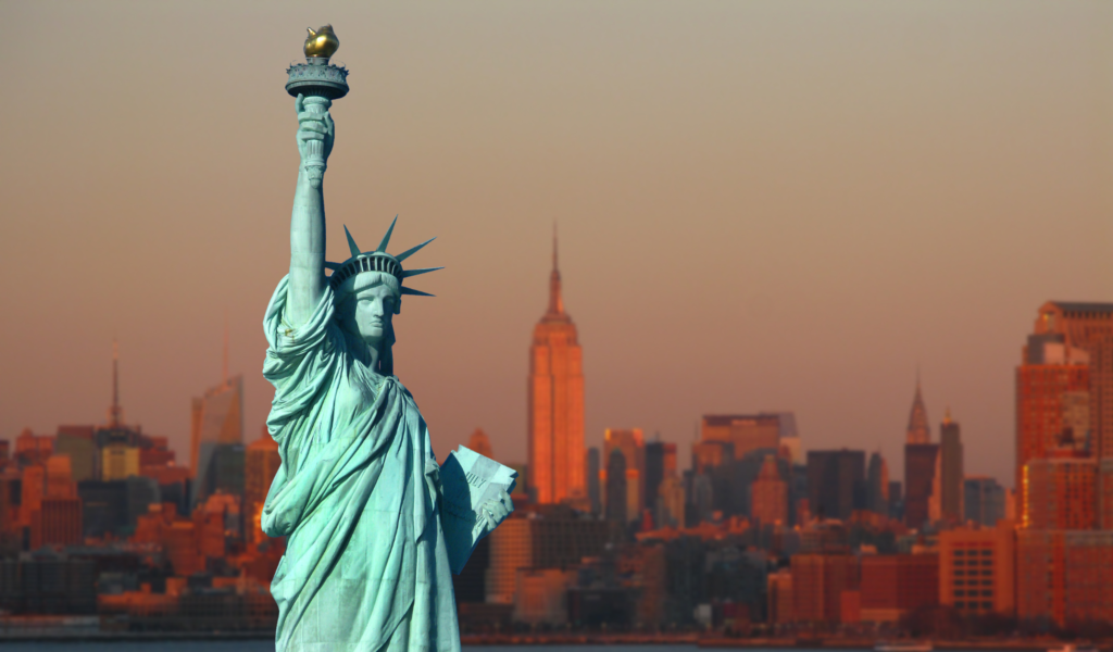 Wheelchair-friendly NYC Itinerary - image of the Statue of Liberty. 