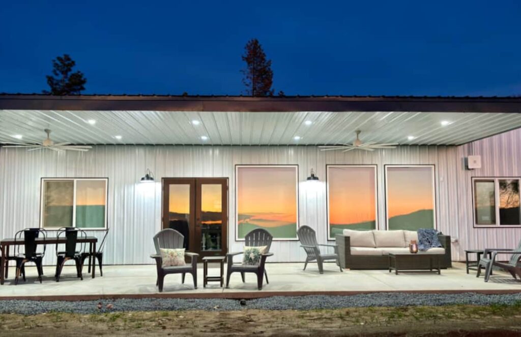 Accessible vacation rental patio with sunset views, outdoor seating, and step-free entry near Yosemite National Park