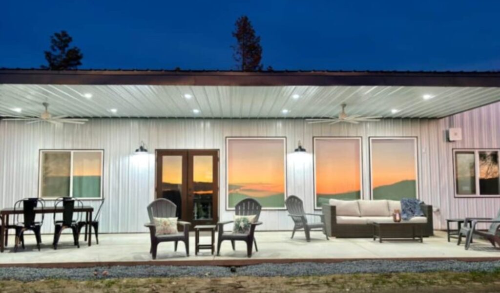 Accessible vacation rental patio with sunset views, outdoor seating, and step-free entry near Yosemite National Park.